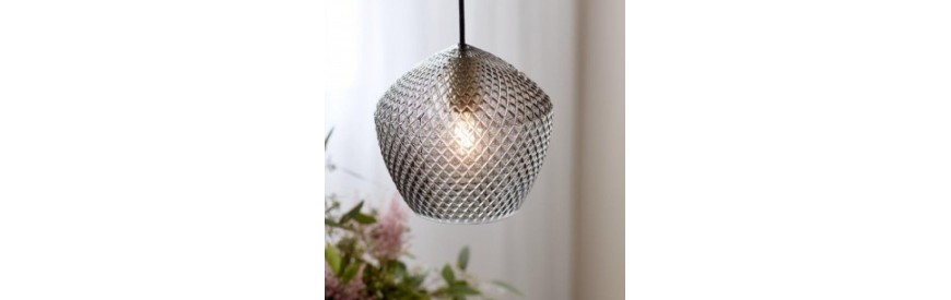 Découvrez nos suspensions et lustres au meilleur prix !