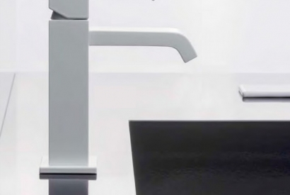 Cristina Ondyna au coeur des matières : WHITEMAT